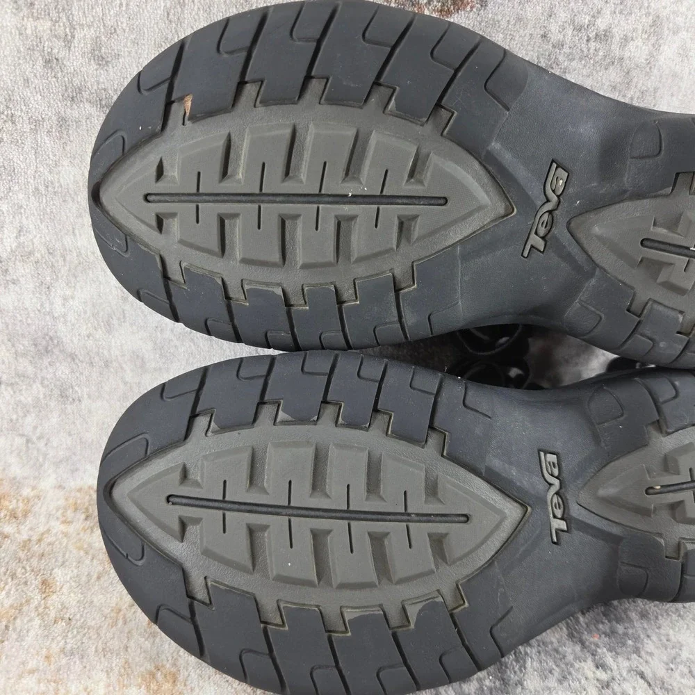 Teva Minam Hiking Sport Sandals Mens 8 Black Grey Trail Water Shoes 4289